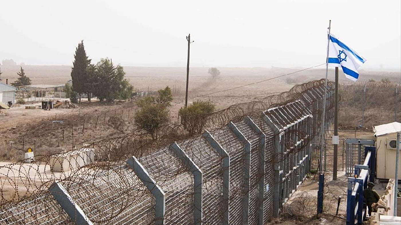 Israel warns of possible attacks from the Syrian front and enhances its preparations