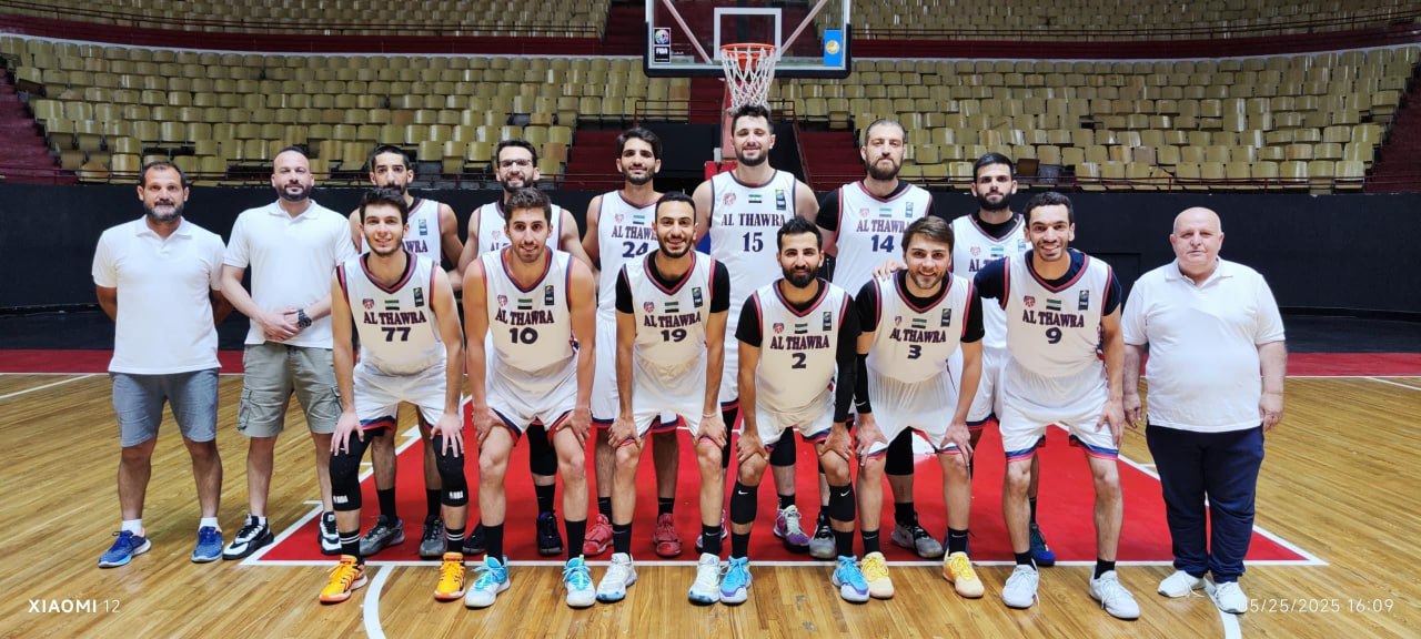Basketball Revolution sichert sich die Spitzenposition in der zweiten Liga und qualifiziert sich für die erste Liga