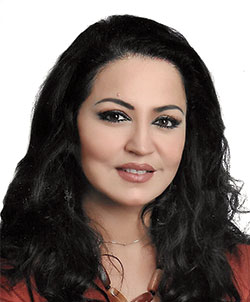 عودة الفنانة السورية واحة الراهب إلى دمشق بعد 13 عاماً من المنفى