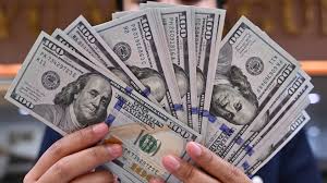 US Dollar Faces Significant Weekly Decline Amid Market Anticipation