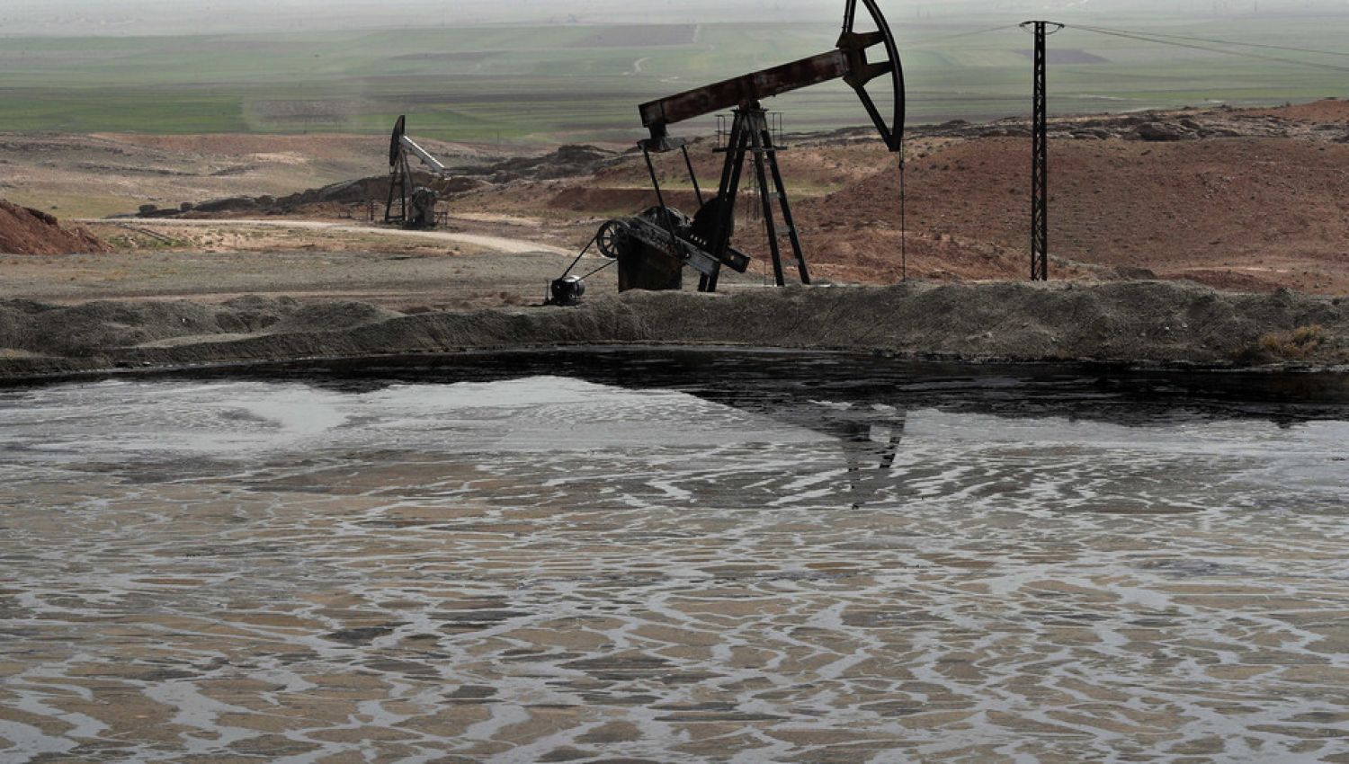 Empresas estadounidenses preparan un plan para el sector petrolero, gasífero y energético en Siria
