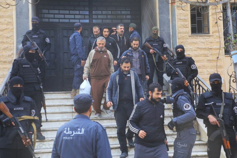 La sécurité intérieure arrête 9 collaborateurs avec le régime déchu dans la campagne de Homs