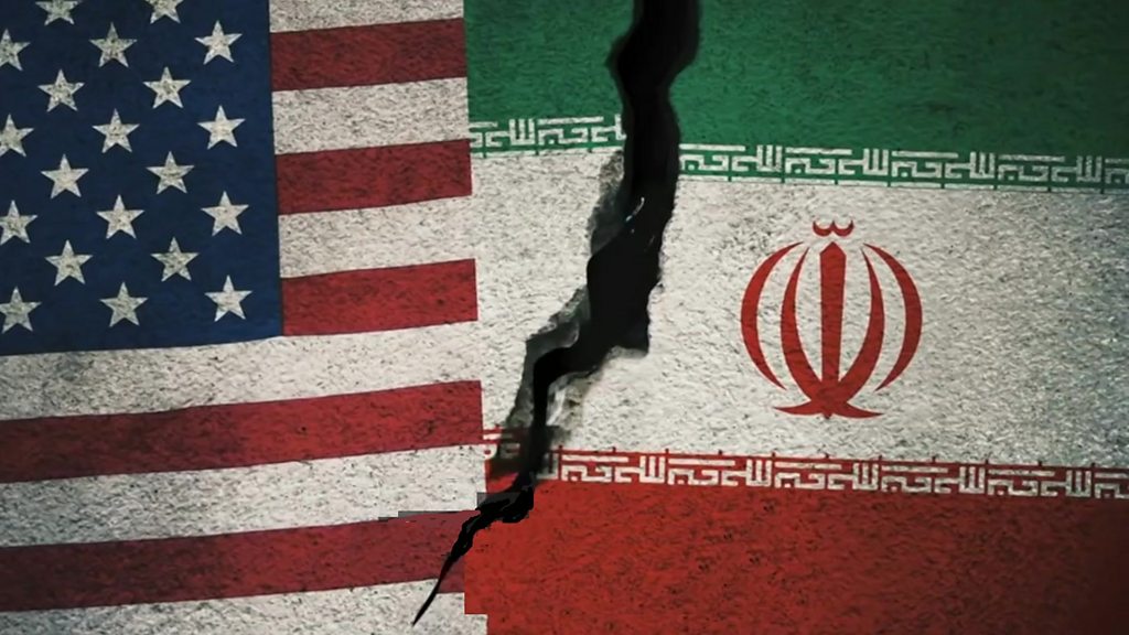 Irán obliga a un destructor estadounidense a salir de sus aguas bajo su control