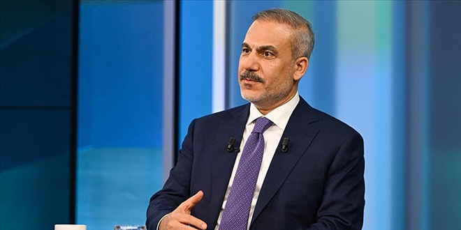 Turquía advierte sobre planes de división en Siria y reafirma su apoyo a su unidad