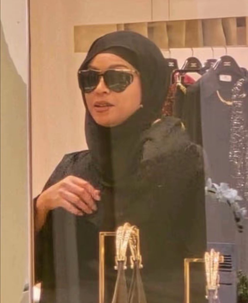 Beyoncé, Doha'da başörtüsüyle dikkatleri üzerine çekti.. Arap ruhuyla küresel bir şıklık