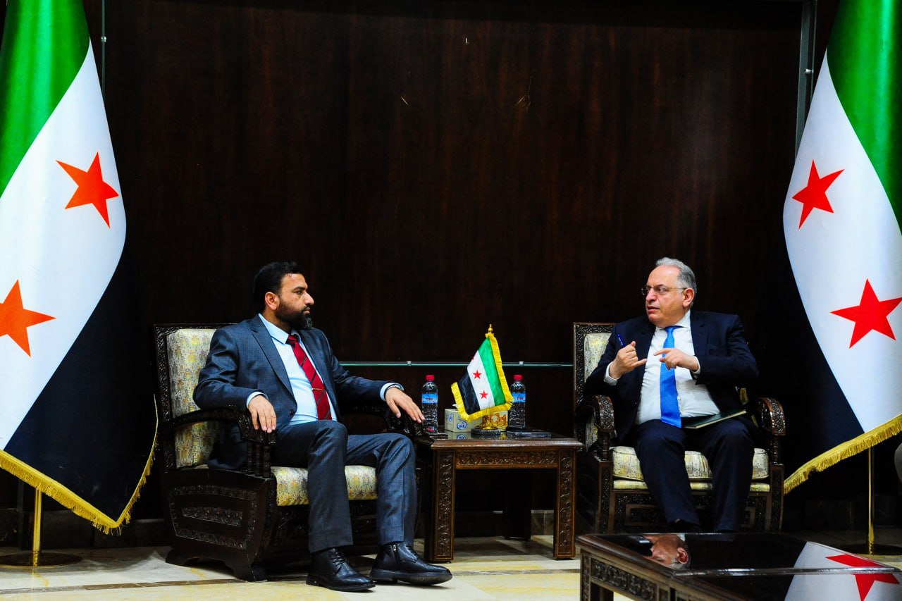 Reunión entre el Ministerio de Finanzas de Siria y la Autoridad de Supervisión e Inspección para discutir formas de fortalecer la cooperación mutua