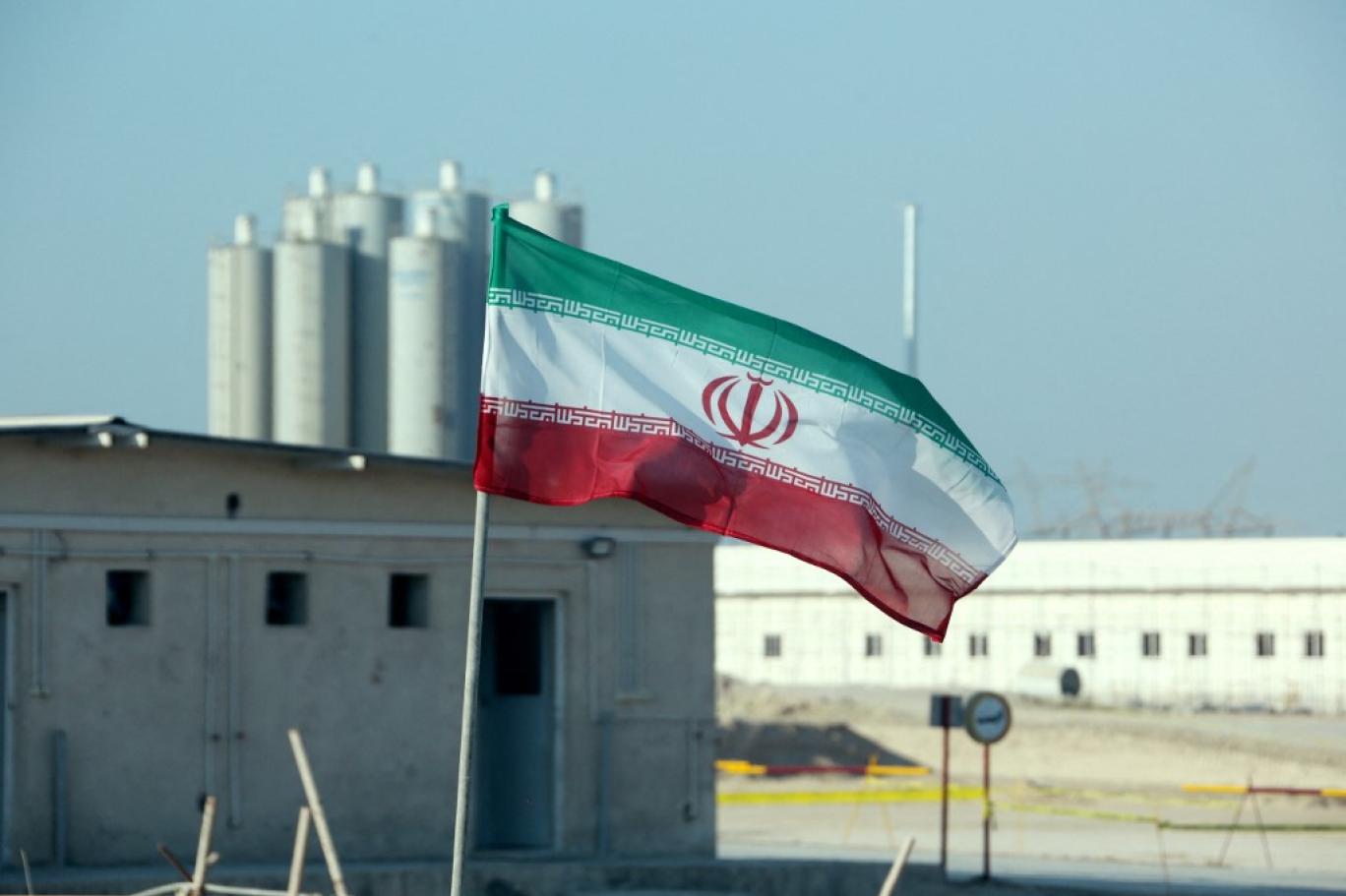 Iran and European Troika Agree to Resume Nuclear Talks